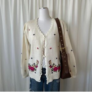 Vintage Cottagecore Floral embroidery Cardigan sweater size Medium.